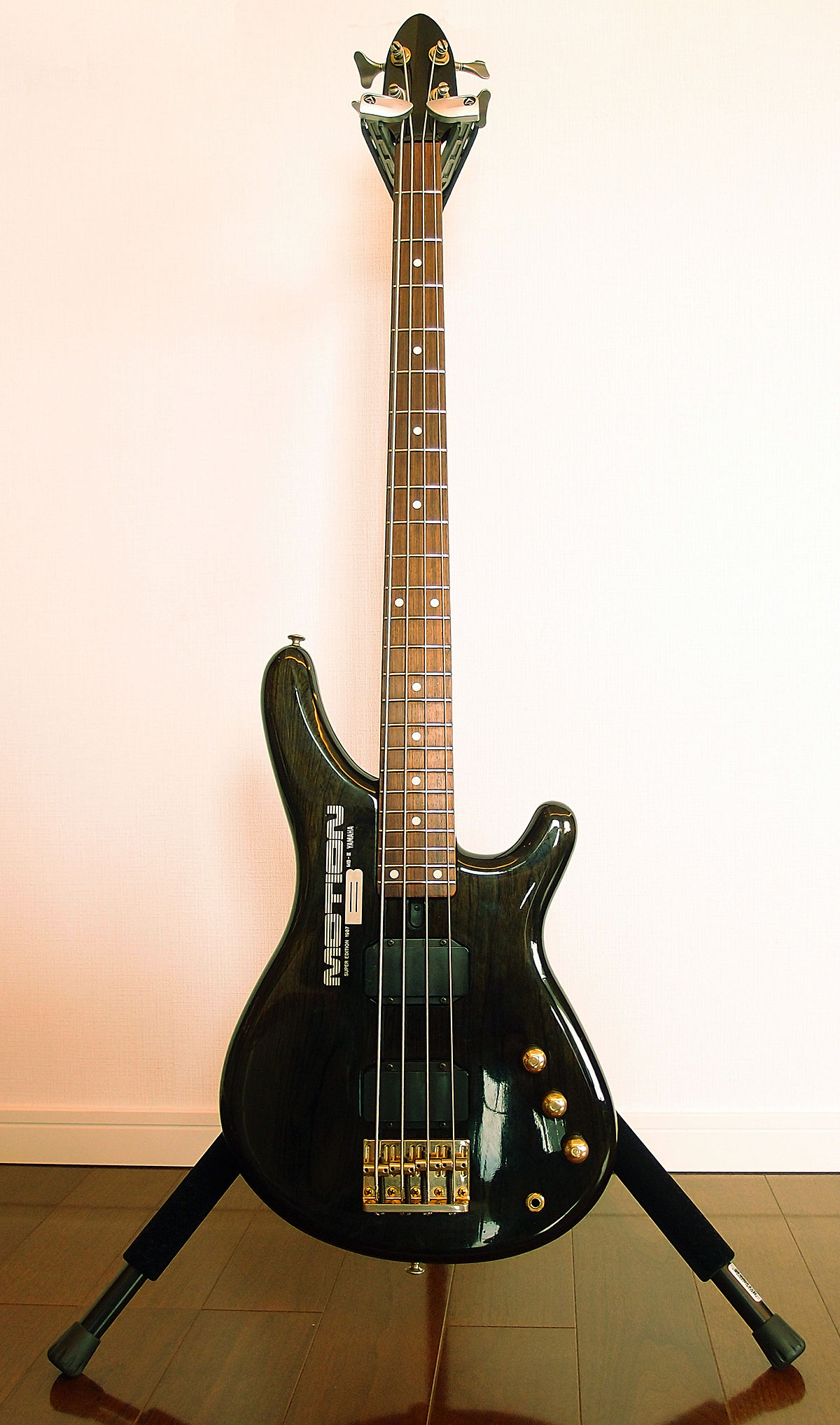 File:Yamaha Motion Bass III Super Edition 1987.jpg - Wikimedia Commons