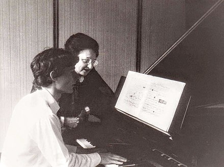 Yvonne Loriod teaching piano (1982)