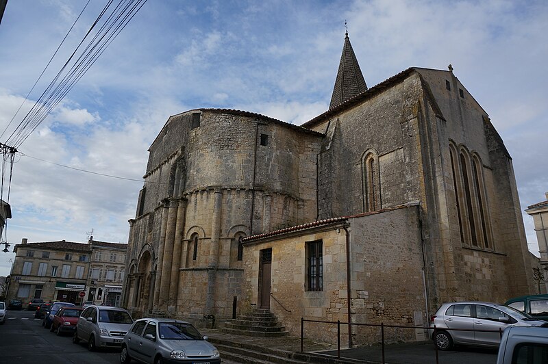 File:Église Gémozac 03871.JPG