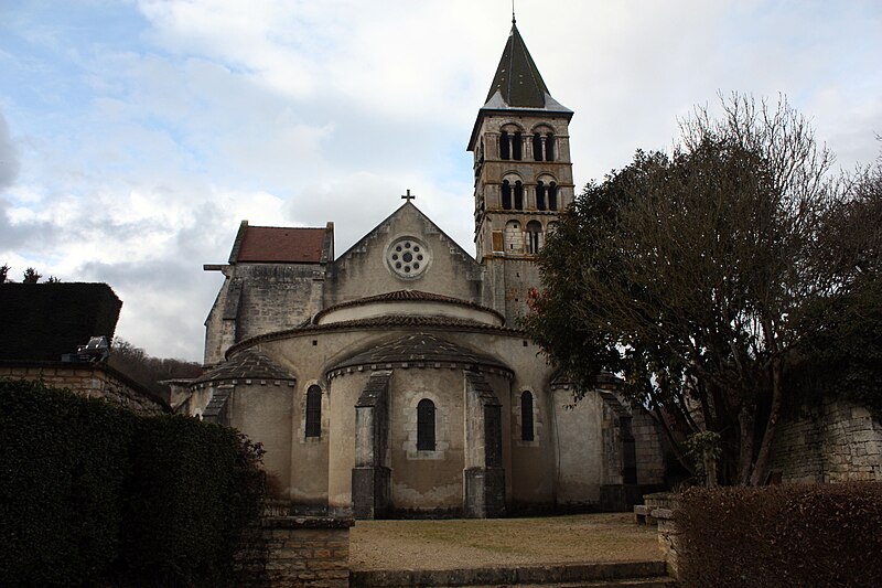 File:Église Saint Étienne de Vignory - Le chevet.jpg