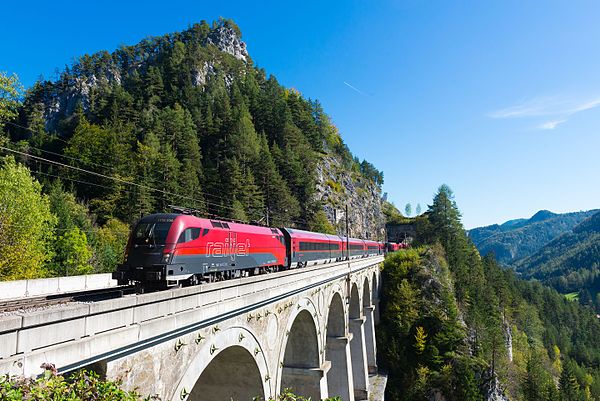 ÖBB Railjet passing over the Krauselklause viaduct on the Semmering railway