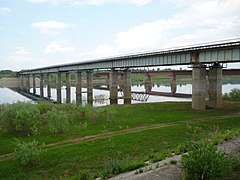 Pont autoroutier traversant la Vym.