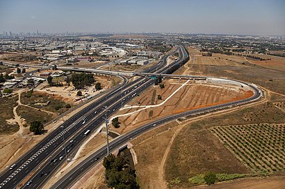 איך מגיעים באמצעות תחבורה ציבורית  למחלף חולון מזרח? - מידע על המקום