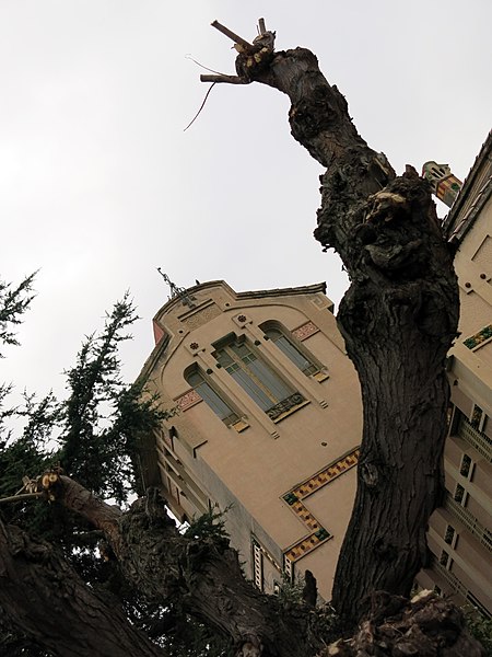 File:048 Casa Barbey, torre, c. Manuel Raspall (la Garriga).JPG