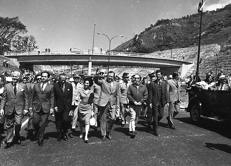 File:1971 Octubre 16 Inauguración de la Cota Mil018.jpg