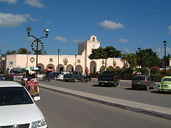 Plaza principal y ayuntamiento de Ticul