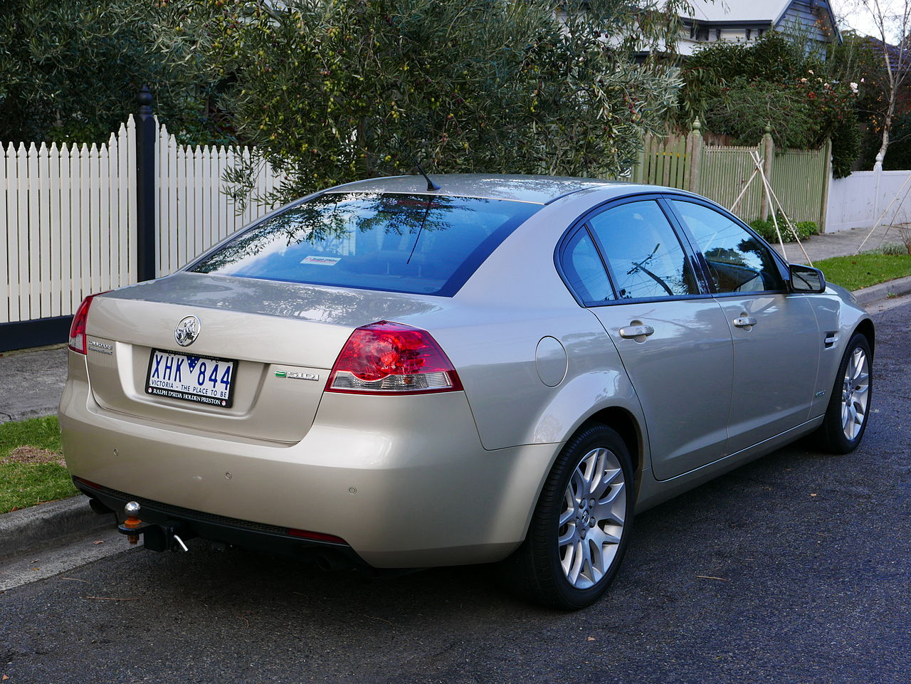 Image of 2009 Holden Commodore (VE MY10) International sedan (2015-06-03) 02