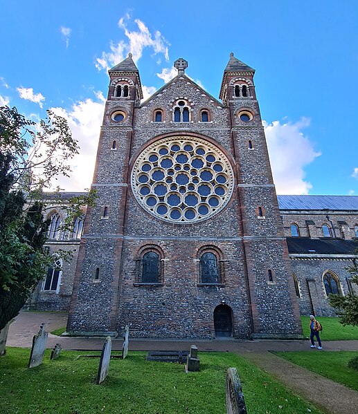 File:2021 St Albans Cathedral (01).jpg