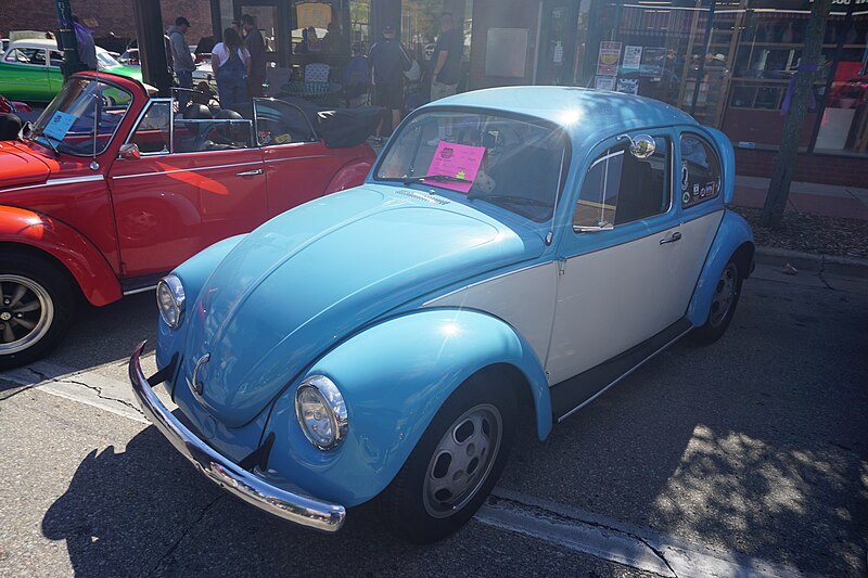 File:2022 Downtown West Allis Classic Car Show 095 (1969 Volkswagen Beetle).jpg