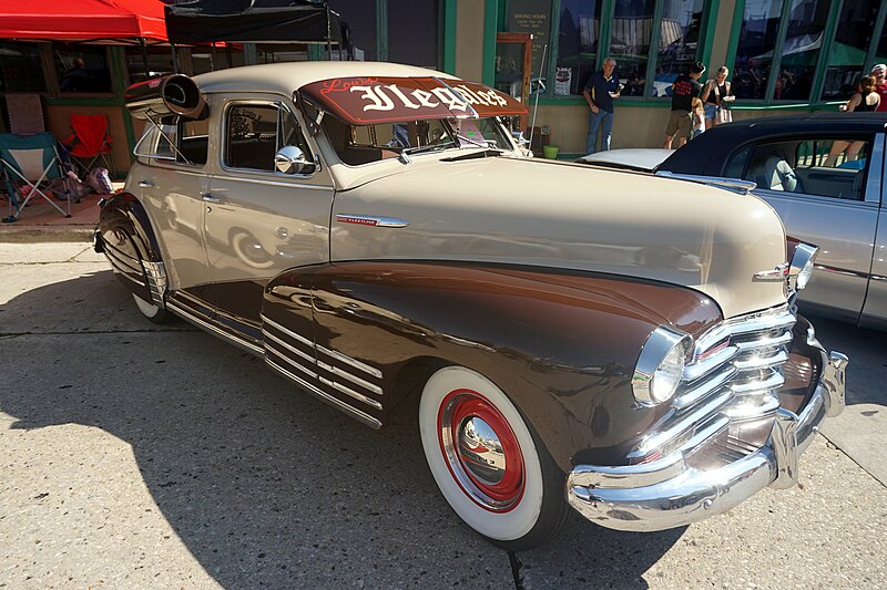 File:2023 Downtown West Allis Classic Car Show 37 (1947 Chevrolet Fleetline).jpg