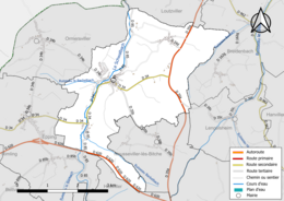 Carte en couleur présentant le réseau hydrographique de la commune