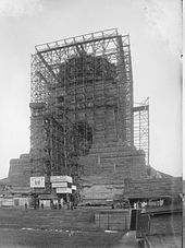 The 91 m (299 ft) high Monument to the Battle of the Nations under construction, Leipzig, 1912 AHW Bau Voelkerschlachtdenkmal Leipzig 1912.jpg