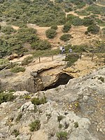 Einsturzhöhle Nähe Strand