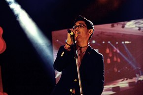 Afgan performing in 2013 Afgansyah Rezza (2013).jpg