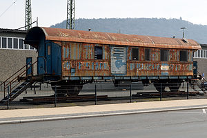 Alter Eisenbahnwagen Marburg.jpg