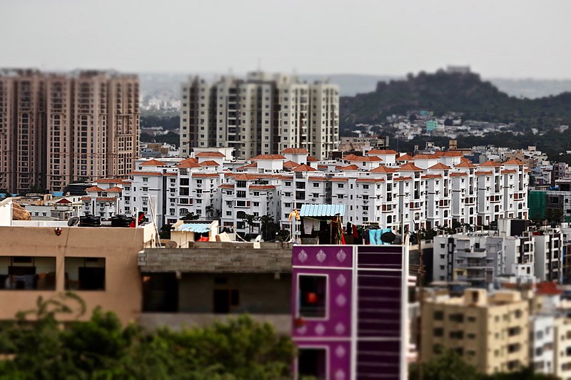 File:Aparna Señor valley-2 from Film Nagar hill.jpg