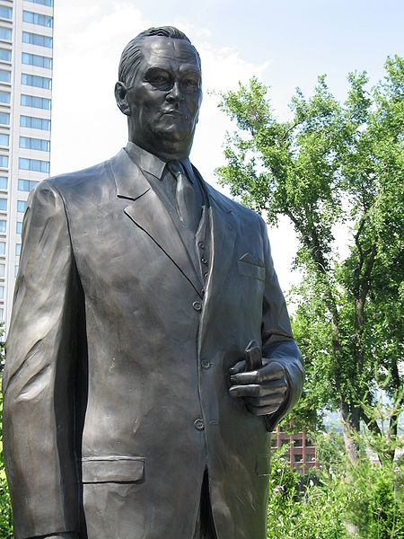 File:Assemblée nationale - Statue Jean Lesage2.jpg