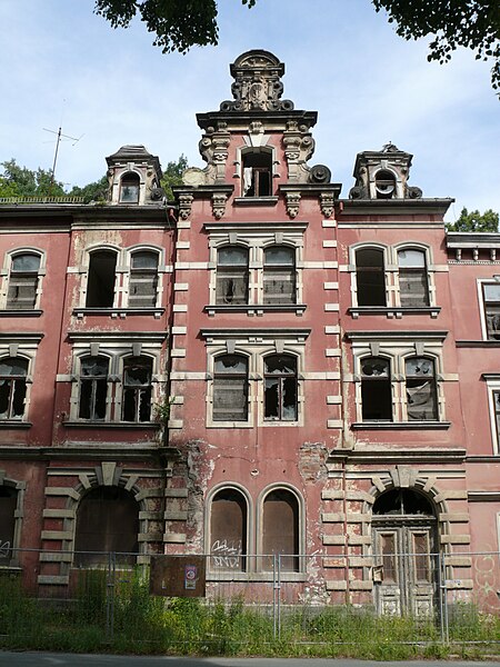 File:Bad Blankenburg - ehem. Hotel Chrysopras - Südost-Fassade - Mitte von SO.jpg