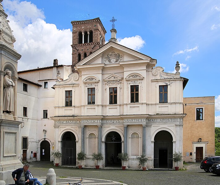 File:Basilica di San Bartolomeo all'Isola, facciata 02.jpg