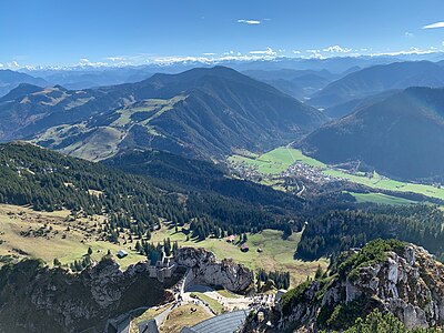 ein Blick auf's Wendelsteinkircherl und nach Bayrischzell.