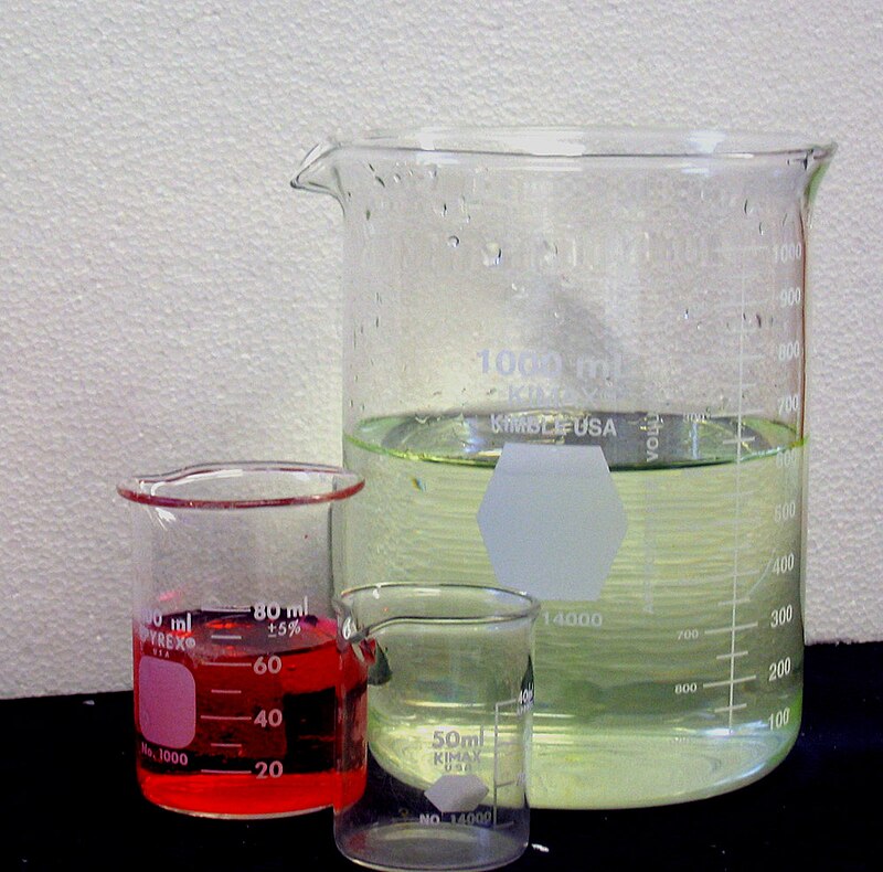 CC BY-SA 2.5, https://commons.wikimedia.org/w/index.php?curid=900199
colorful beakers