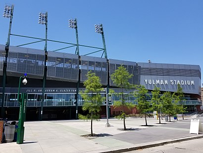 How to get to Yulman Stadium with public transit - About the place