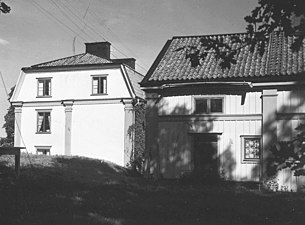Huvudbyggnaden och flygeln 1957