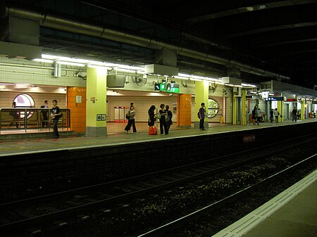 ไฟล์:Boarding platform, Tai Wo Station (2008).jpg