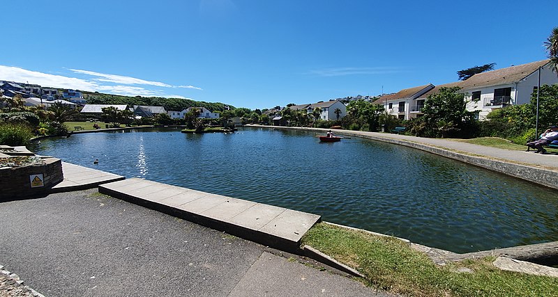 File:Boating Lake, Perranporth, Cornwall - June 2022.jpg