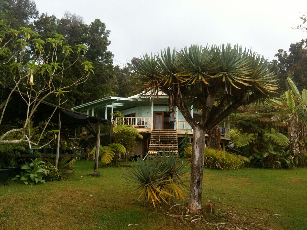 Botanical Dimensions ethnobotanical preserve in Hawaii.jpg