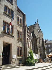 Bourganeuf Hôtel de Ville.JPG