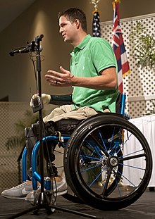 Discurso inaugural de Brian Kolfage en los premios Navy League Sea Service Awards.jpg