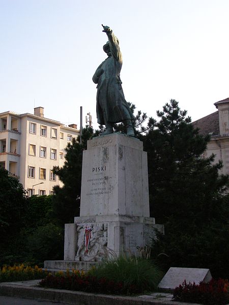 File:Budapest pomnik Bema.jpg