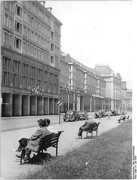 File:Bundesarchiv Bild 183-65626-0002, Dresden, Altmarkt, Café, HO-Warenhaus.jpg
