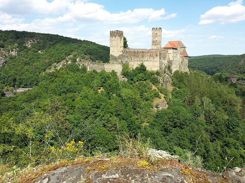 File:Burg Hardegg sl3.jpg