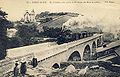 Train passant sur le viaduc ferroviaire sur l'Aven (juste en amont de Pont-Aven, 1910)