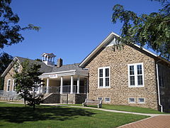 La Mott Community Center and Free Library.
