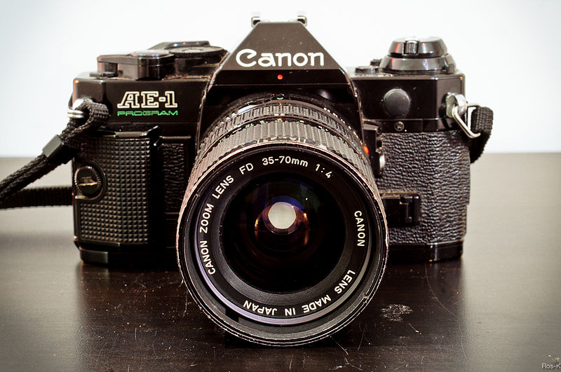 File:Canon AE 1.jpg - Wikimedia Commons