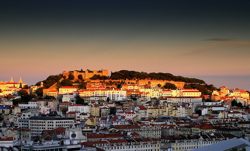 File:Castelo de S. Jorge ao entardecer.jpg