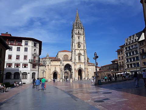 Catedral de Oviedo 03.jpg