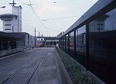 Tchålerwè Nonne (asteure lomêye : Tchålerwè Ståcion Cintråle) e-n avri 1980, avou ene type SJ å lon.