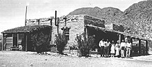 Die Familie Sada vor Chatas Restaurant in Boquillas, Texas, 1930er Jahre.