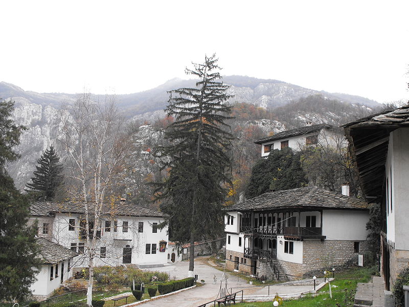 File:Cherepishki monastery.JPG