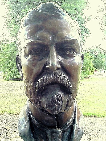 File:Chris Watson bust.jpg