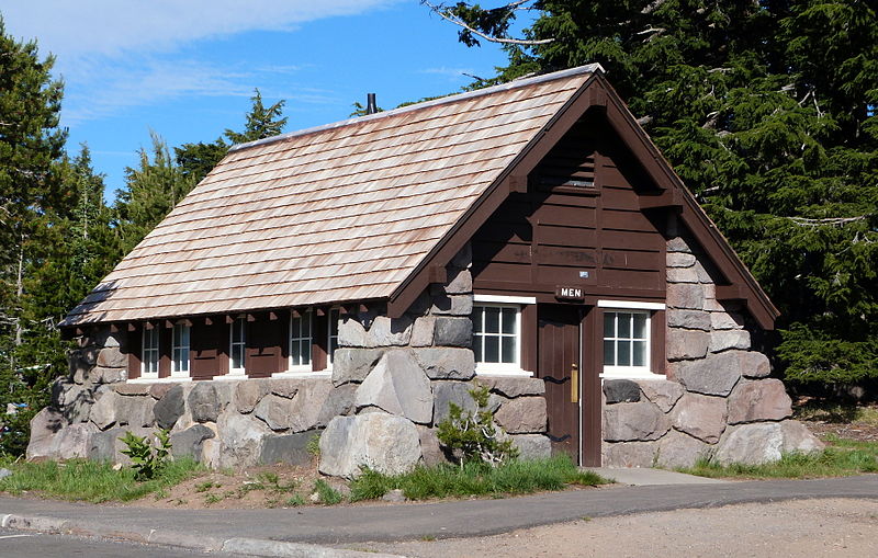 File:Comfort Station 68 2015 - Crater Lake NP Oregon.jpg