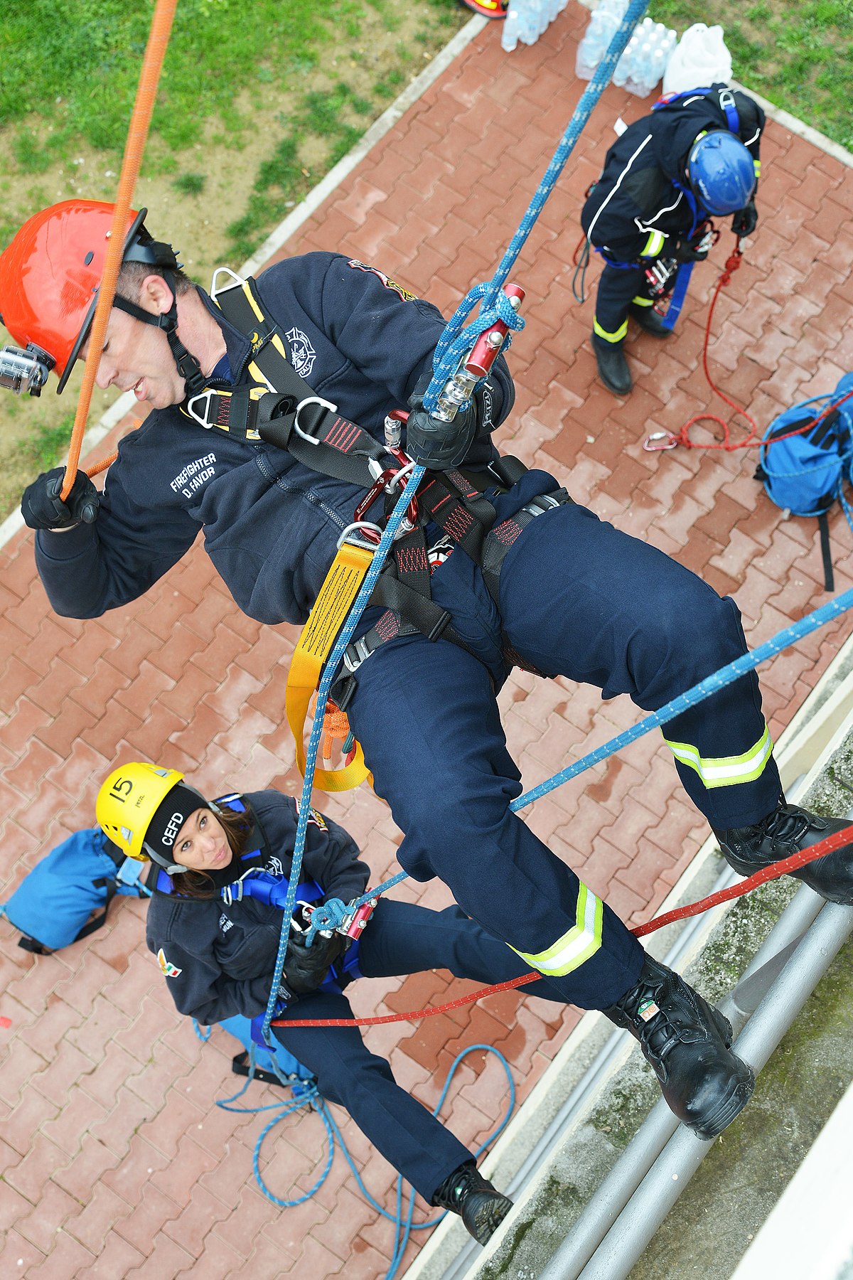 File:DOD TECHNICAL ROPE RESCUE 1, USAG ITALY FIRE DEPARTMENT