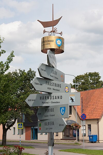 File:Distance signs in Viljandi Estonia.JPG