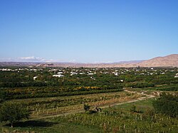 The modern village of Dvin (left) and Verin Dvin (right)