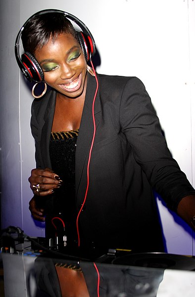 File:Estelle Swaray on the decks.jpg