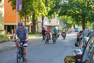 Fahrrraddemonstration Katharinenstraße Tübingen 02.jpg